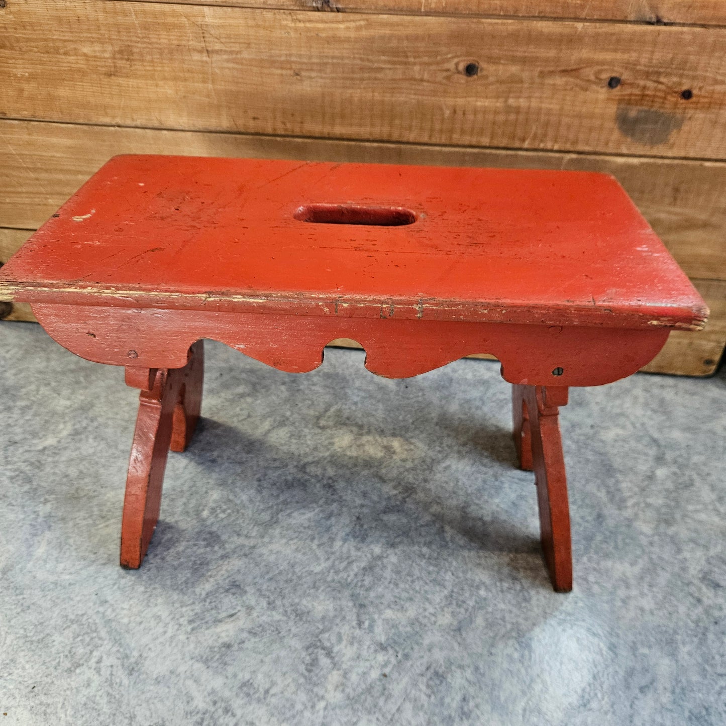 Vintage röd träpall